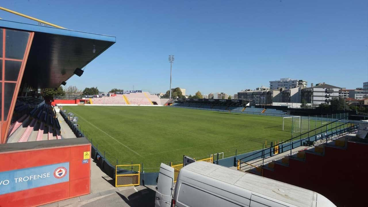 Trofense-FC Porto B Adiado - Sou Portista Oficial